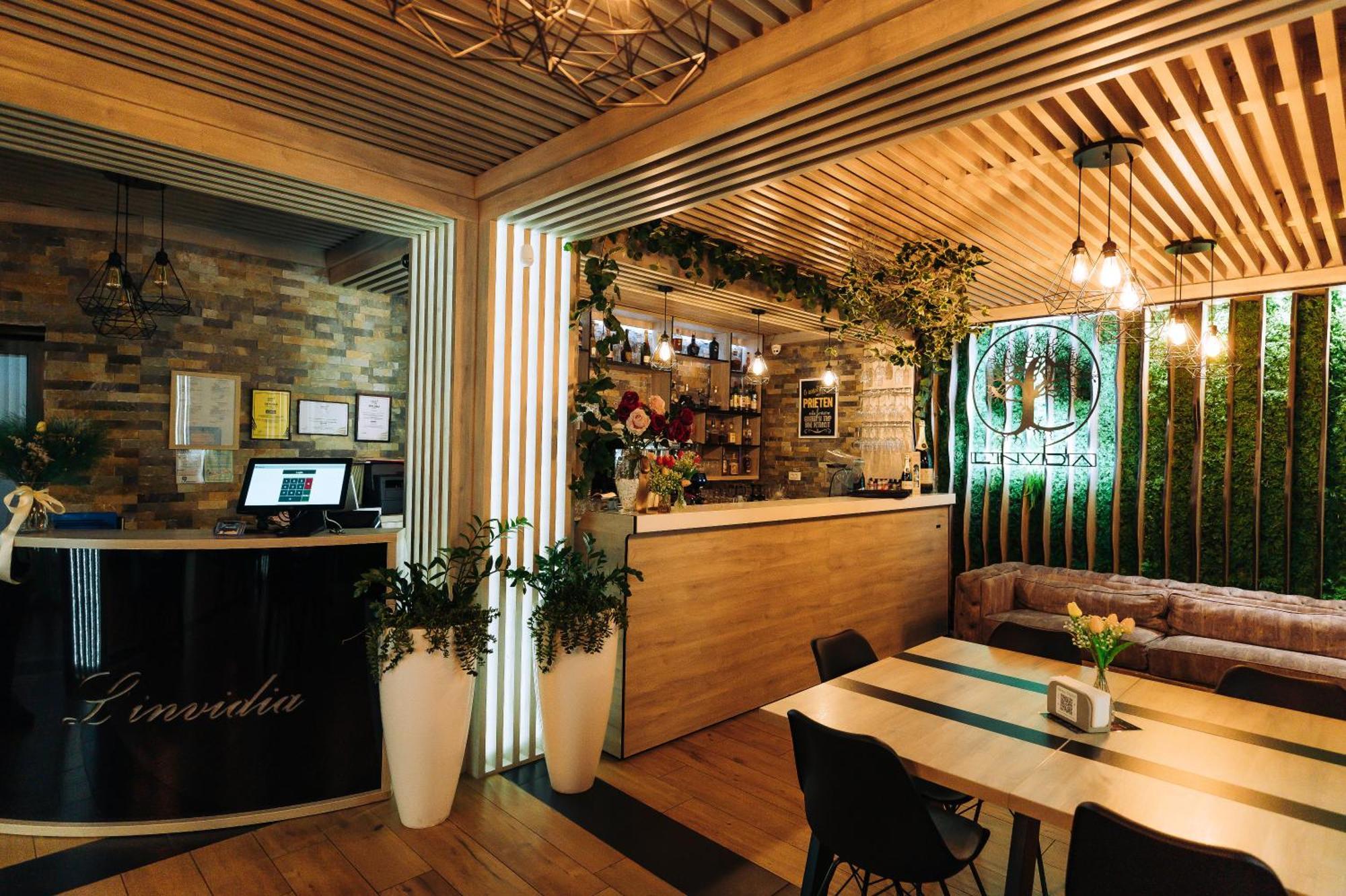 L'Invidia Hotell Novaci-Străini Exteriör bild